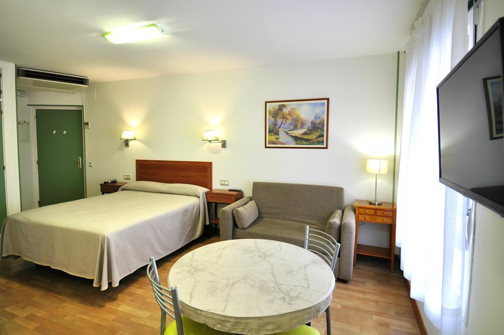 Hotel Apartamentos Aralso Сеговия Екстериор снимка