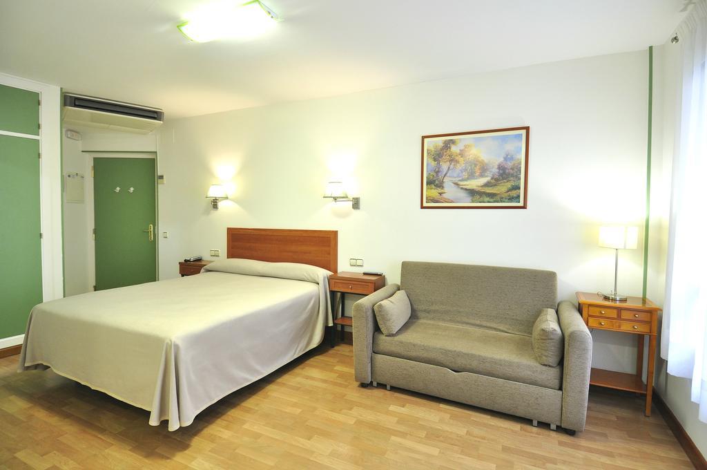 Hotel Apartamentos Aralso Сеговия Екстериор снимка