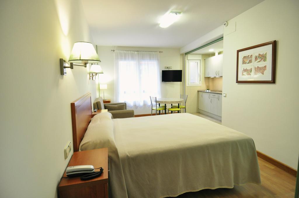Hotel Apartamentos Aralso Сеговия Екстериор снимка
