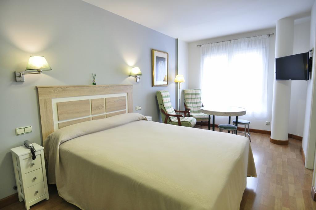 Hotel Apartamentos Aralso Сеговия Екстериор снимка