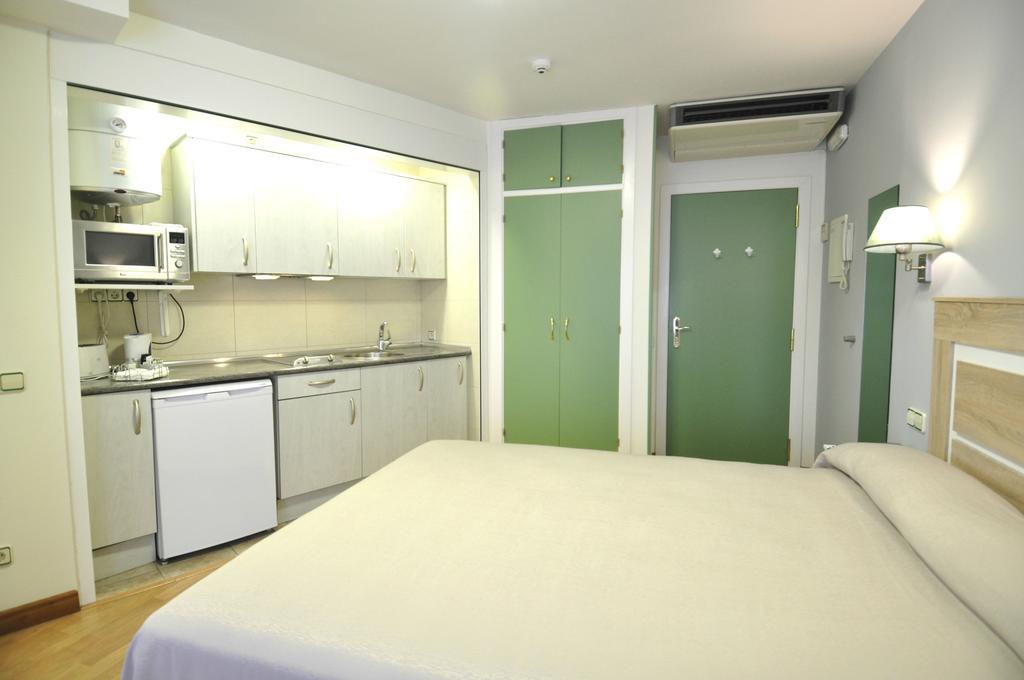 Hotel Apartamentos Aralso Сеговия Екстериор снимка