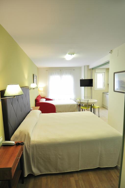 Hotel Apartamentos Aralso Сеговия Екстериор снимка