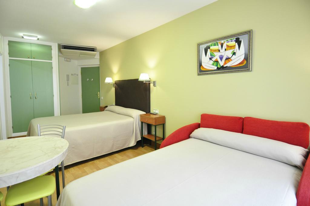 Hotel Apartamentos Aralso Сеговия Екстериор снимка