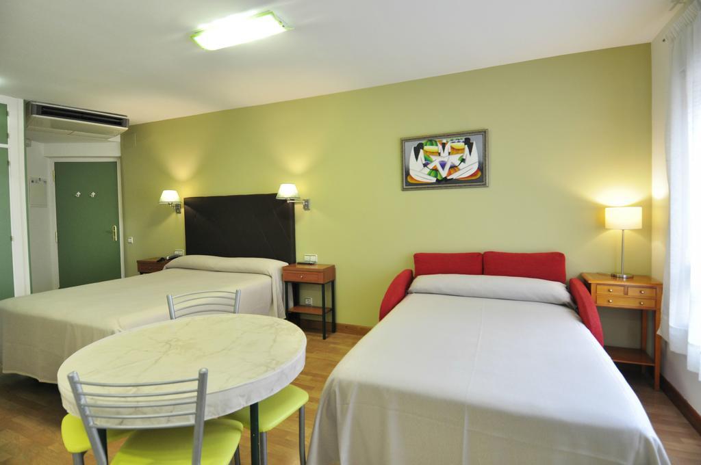 Hotel Apartamentos Aralso Сеговия Екстериор снимка