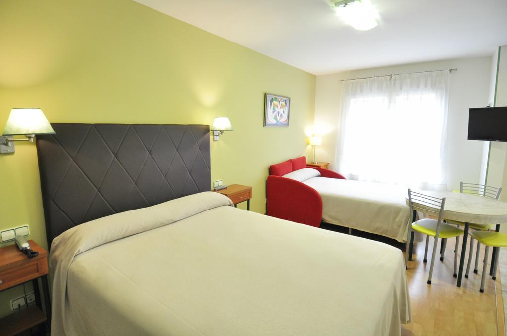 Hotel Apartamentos Aralso Сеговия Екстериор снимка