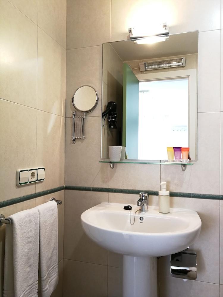 Hotel Apartamentos Aralso Сеговия Екстериор снимка
